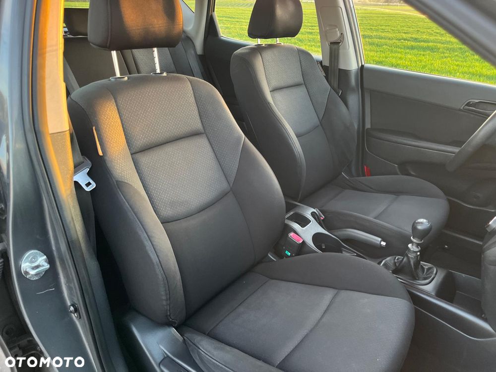 Hyundai i30 1.4 Base + - 23