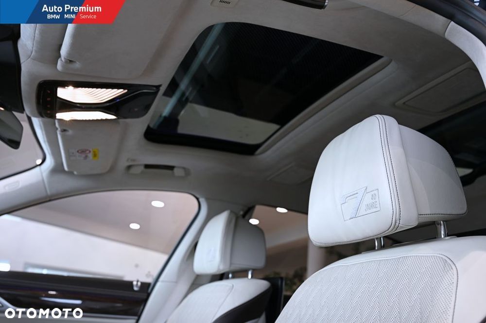 BMW Seria 7 M760Li xDrive - 14
