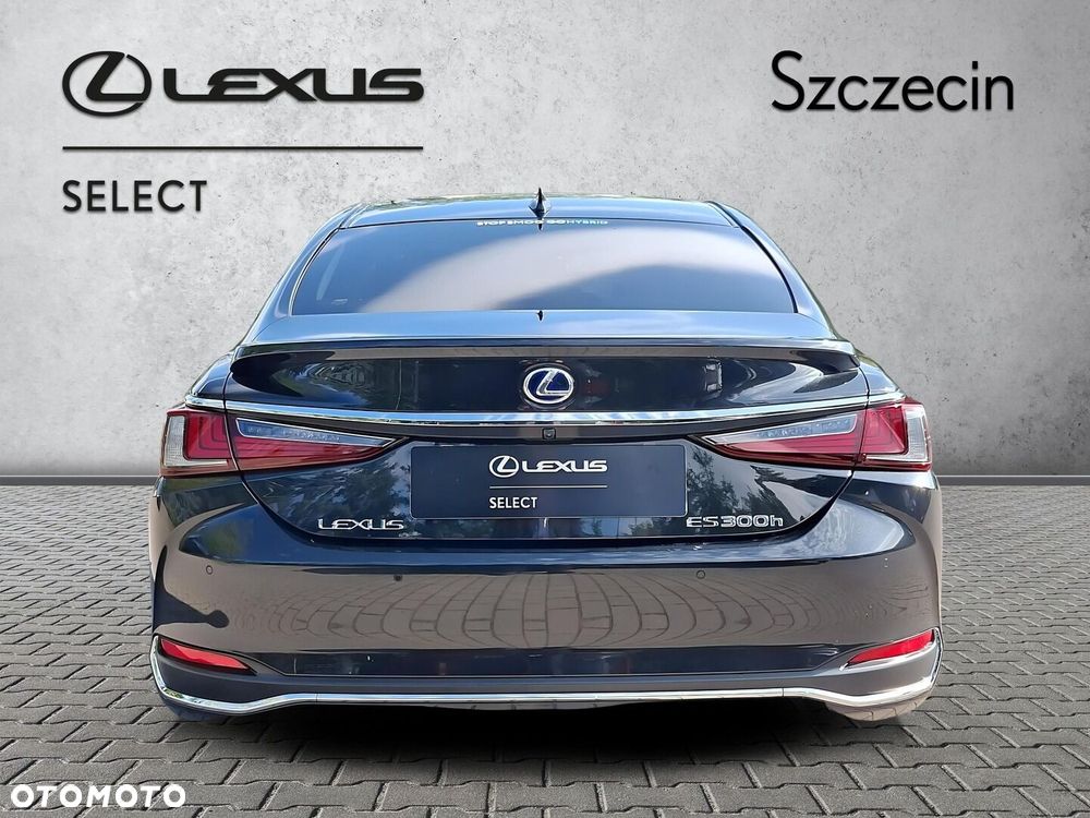 Lexus ES - 4
