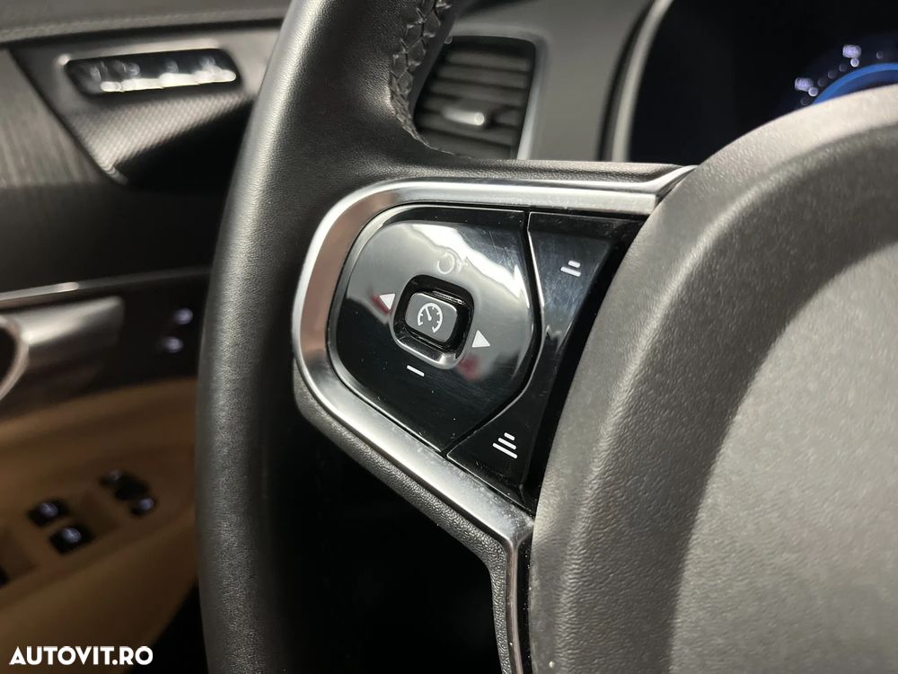 Volvo XC 90 B5 D AWD Plus Bright - 19