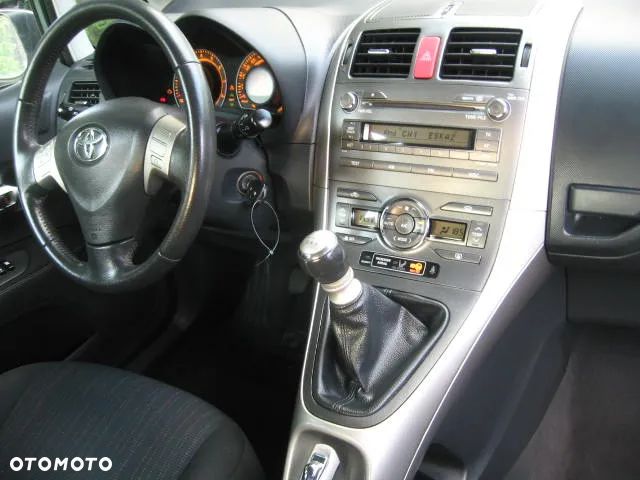 Toyota Auris 1.6 Premium - 13