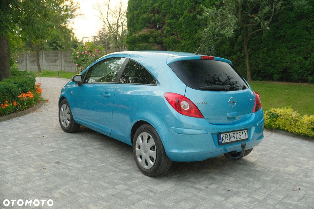 Opel Corsa 2010 photo 3