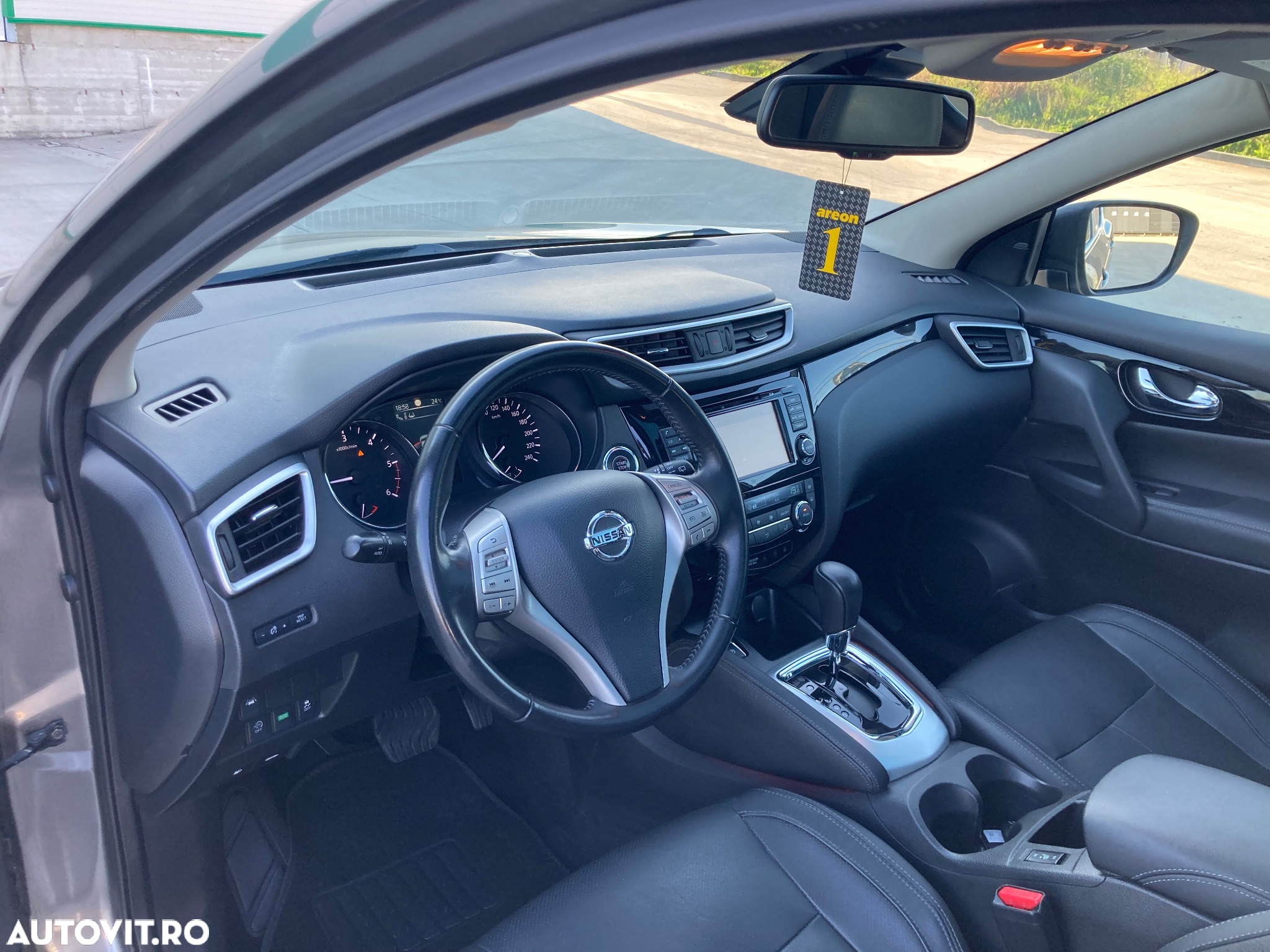Nissan Qashqai 1.6 DCI Start/Stop X-TRONIC Tekna - 17