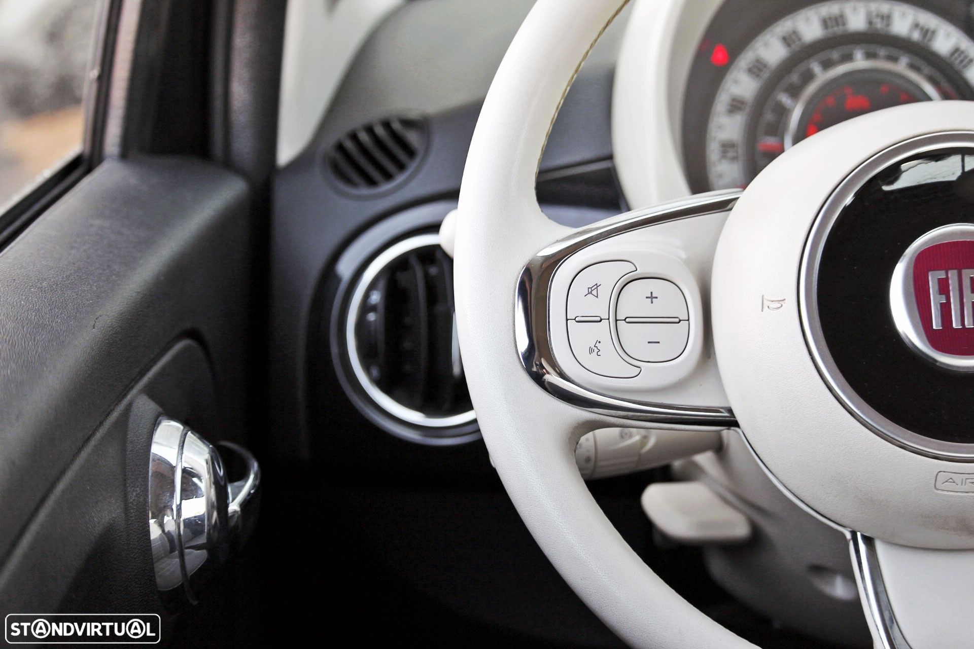 Fiat 500C 1.0 Hybrid Lounge - 28