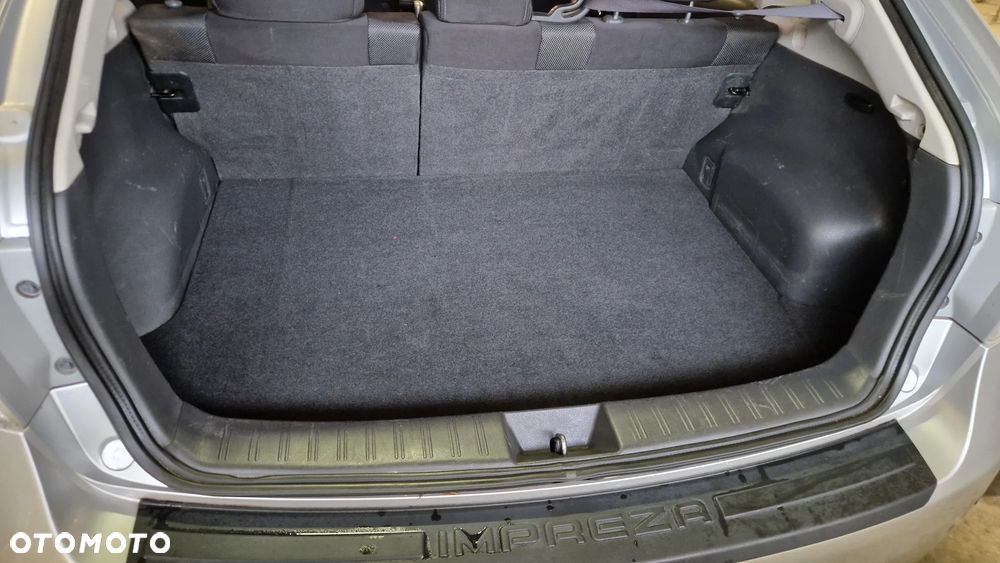 Subaru Impreza 2.0 RS - 14