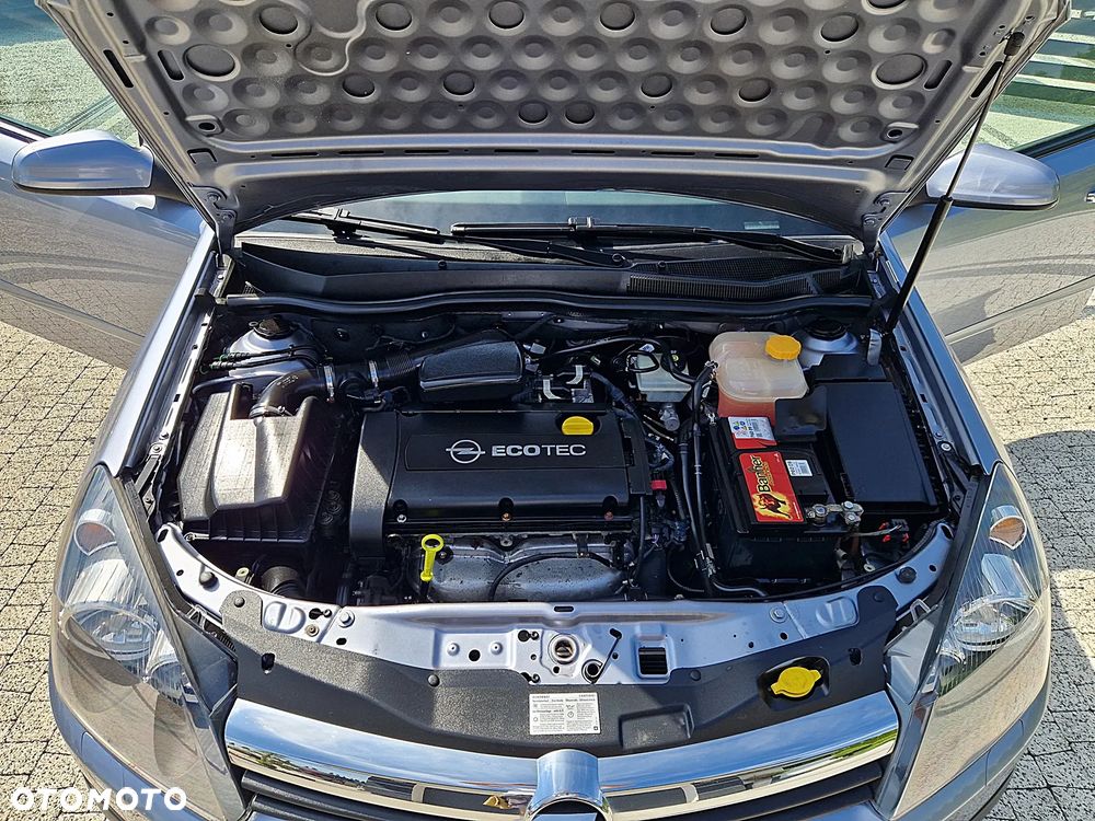 Opel Astra 1.6 Essentia - 26