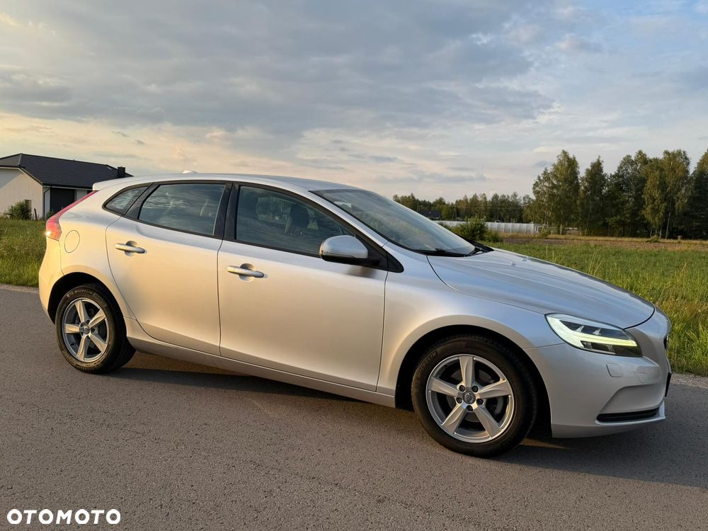 Volvo V40 D2 Drive-E Momentum - 22