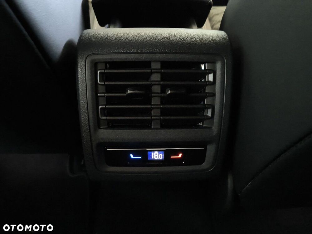 Volkswagen Golf - 30