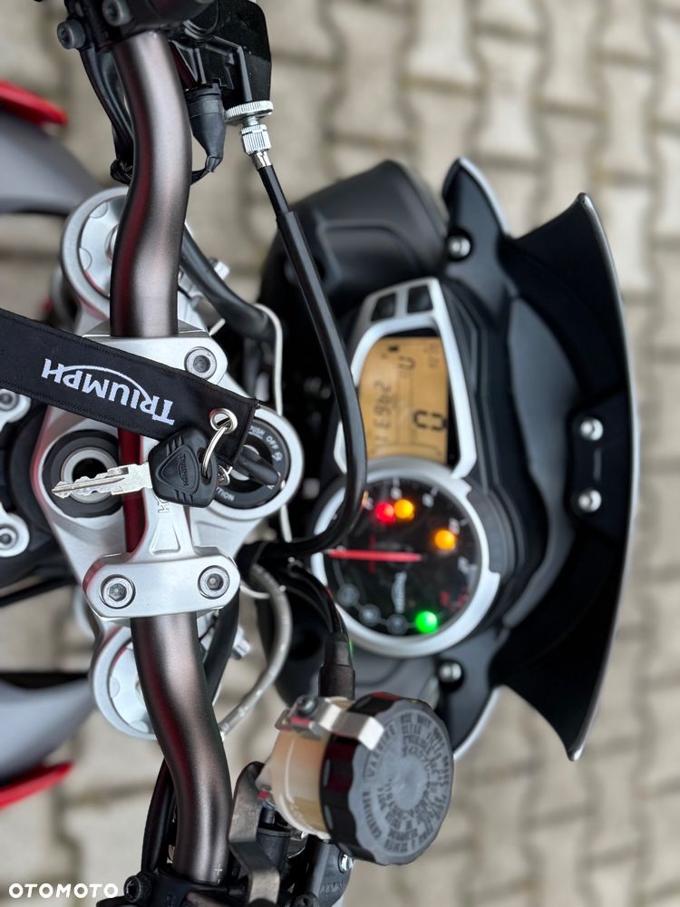 Triumph Street Triple - 21
