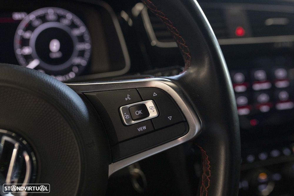 VW Golf GTI 2.0 TSI OPF DSG Performance - 11