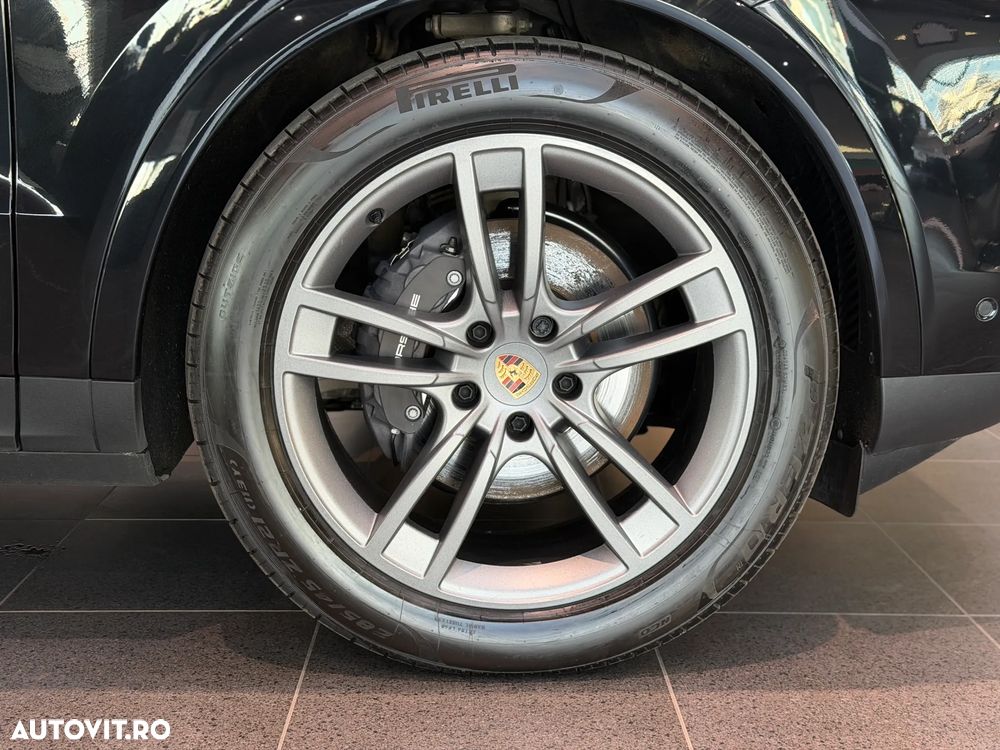 Porsche Cayenne Standard - 9