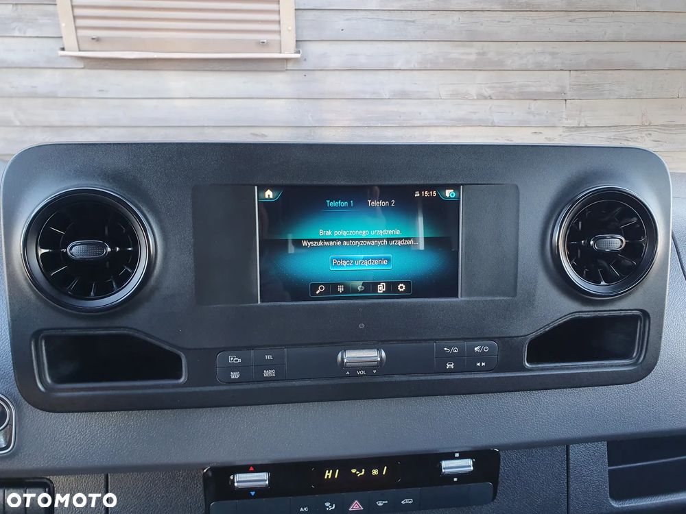 Mercedes-Benz SPRINTER - 24