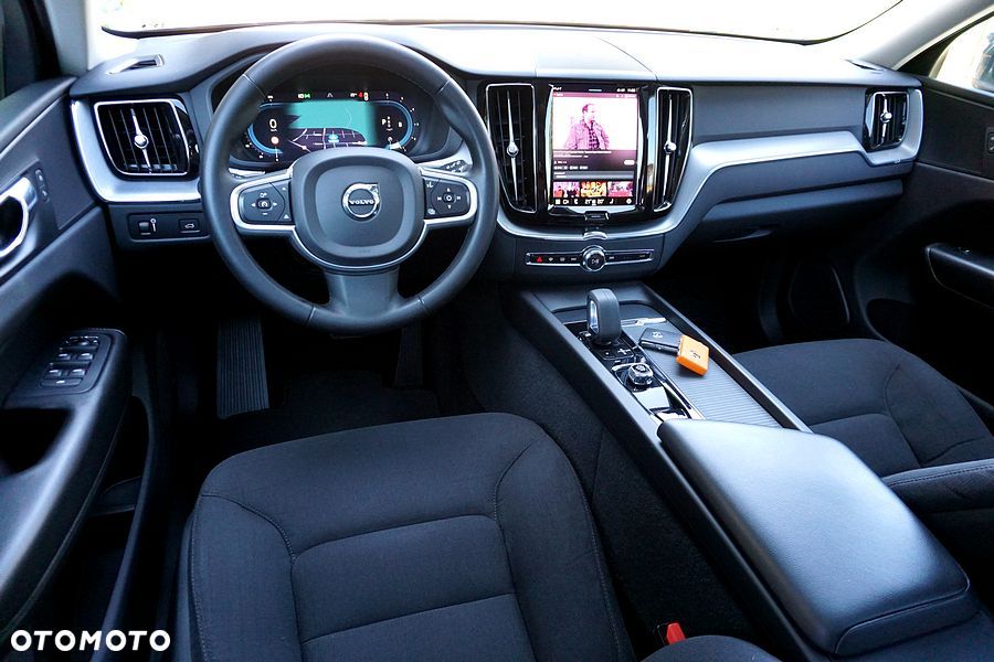 Volvo XC 60 B4 D Geartronic Momentum Pro - 22