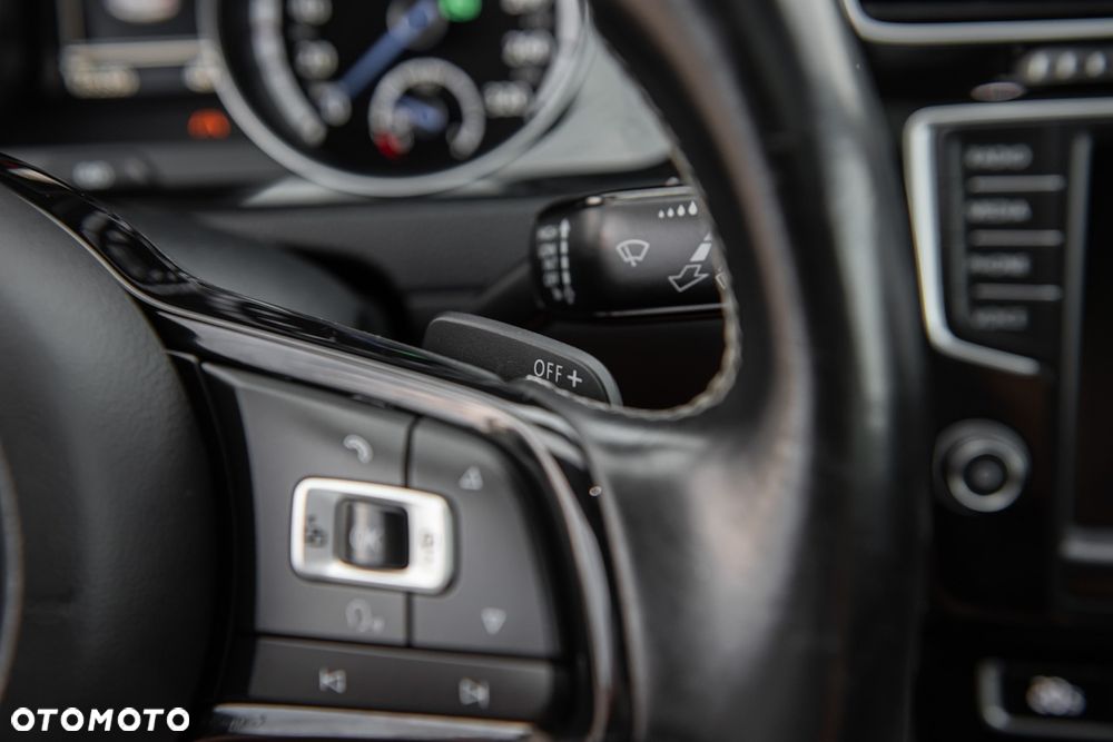 Volkswagen Golf R 2.0 TSI OPF 4Motion DSG - 27