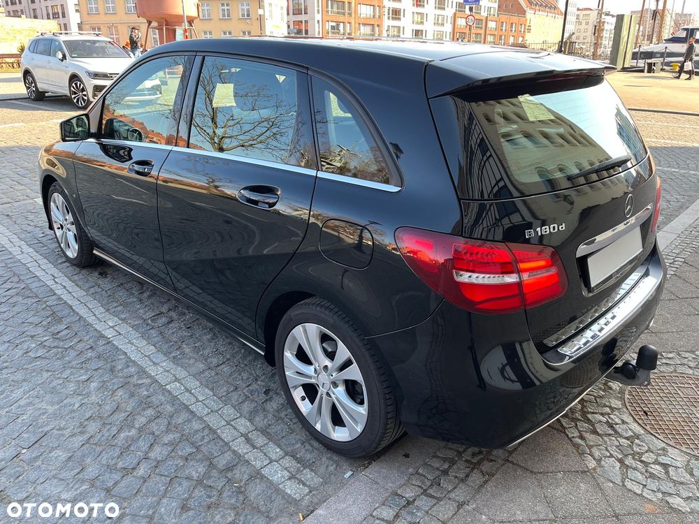 Mercedes-Benz Klasa B 180 d BlueEFFICIENCY Edition Style - 3