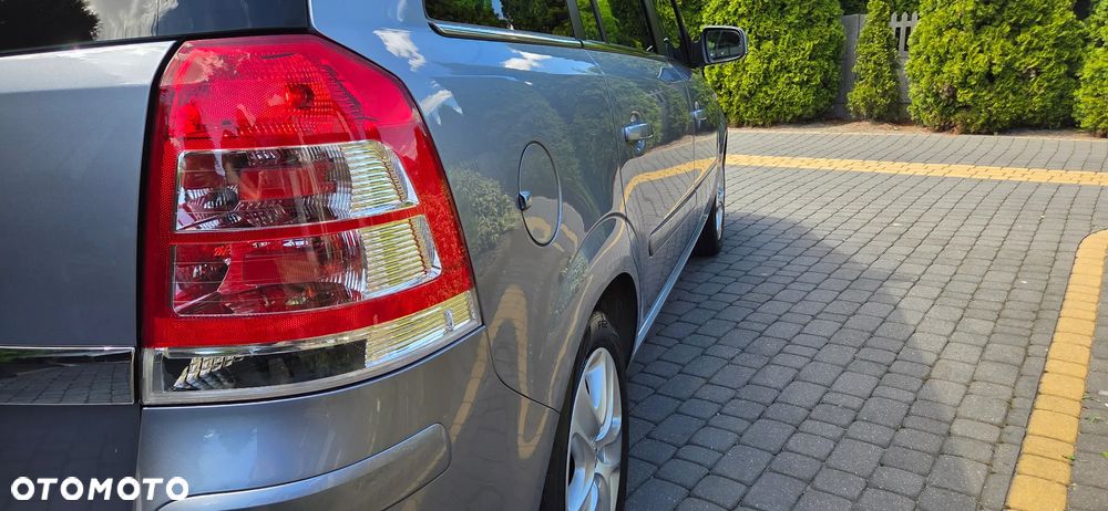 Opel Zafira 1.8 Elegance - 24