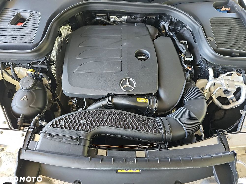 Mercedes-Benz GLC 300 4Matic 9G-TRONIC Exclusive - 15