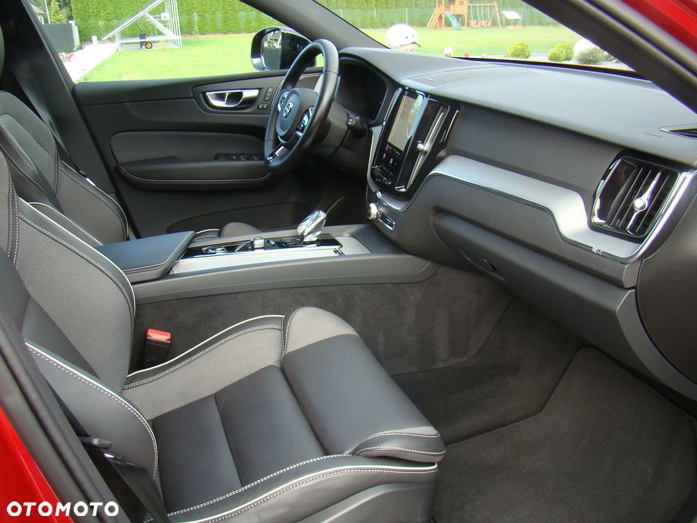 Volvo XC 60 B5 B AWD Geartronic RDesign - 37