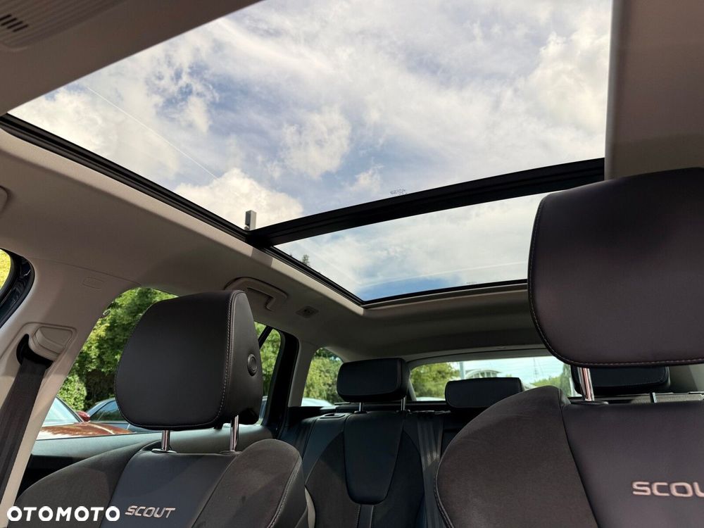 Skoda Octavia 2.0 TDI 4x4 Scout DSG - 20