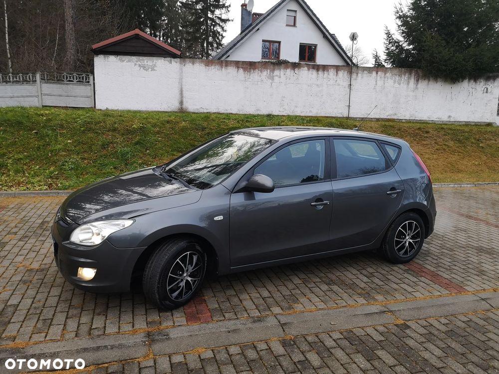 Hyundai i30 ver-1-6-classic - 11