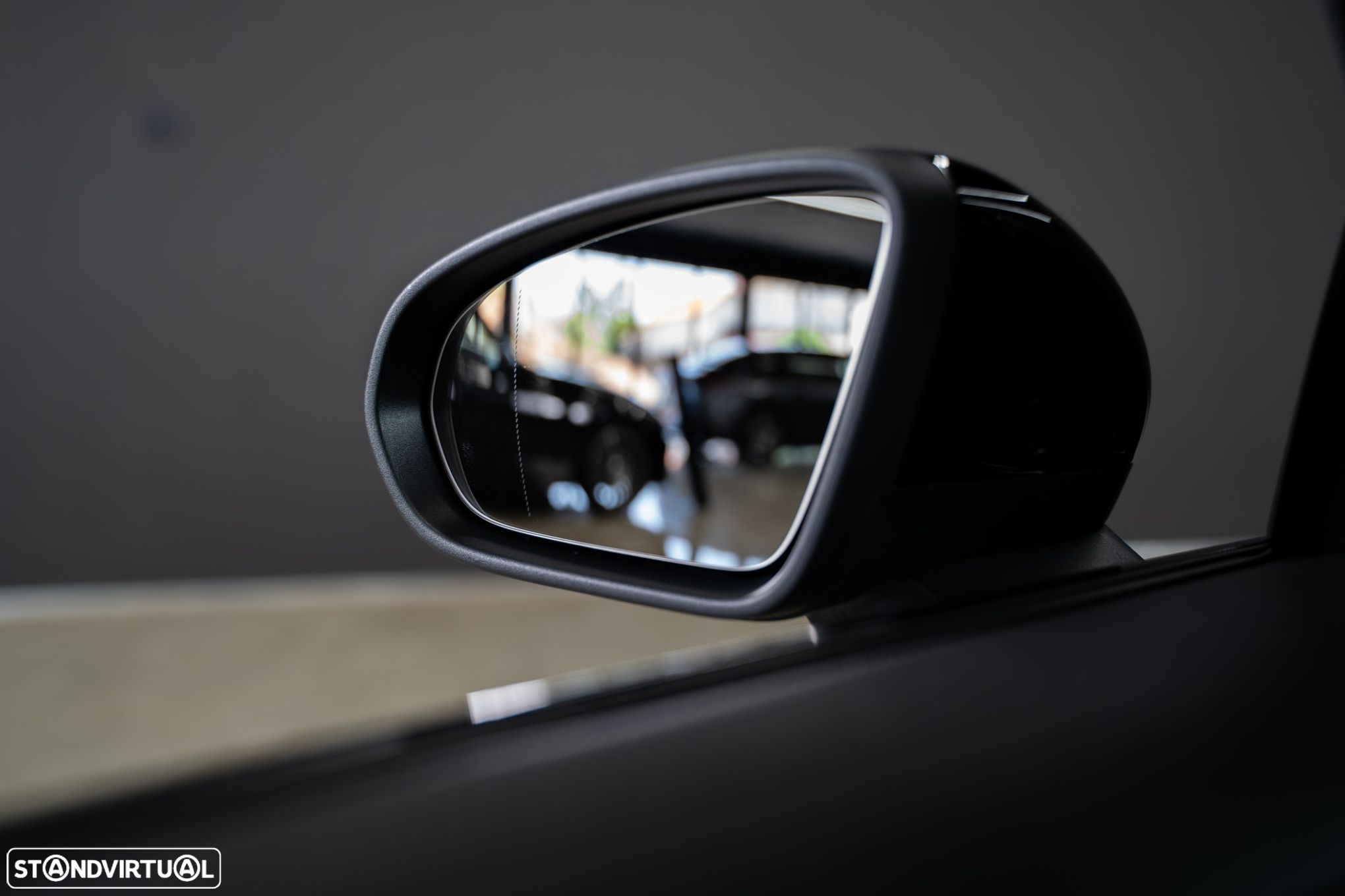 Mercedes-Benz A 250 Limousine e AMG Line - 12
