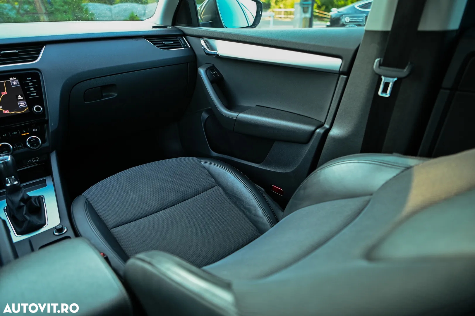 Skoda Octavia Combi Diesel 1.6 TDI DSG Style - 26