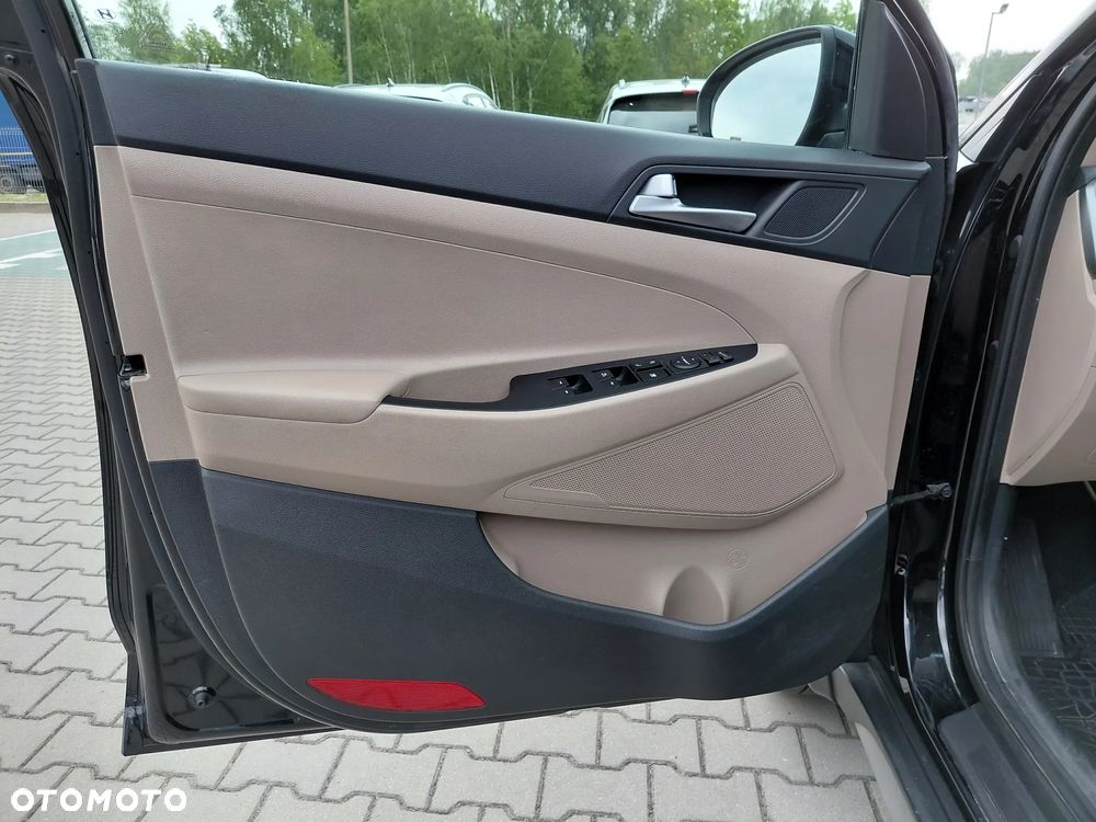 Hyundai Tucson 1.6 GDI BlueDrive Style 2WD - 11