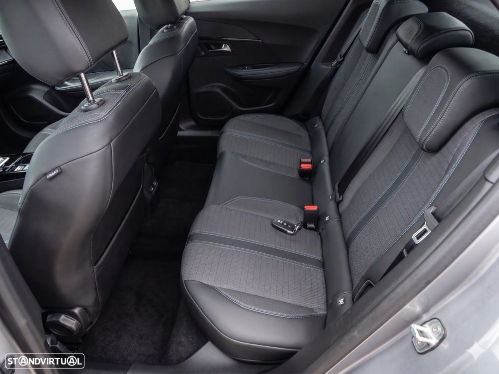 Peugeot 208 PureTech 100 Allure - 14