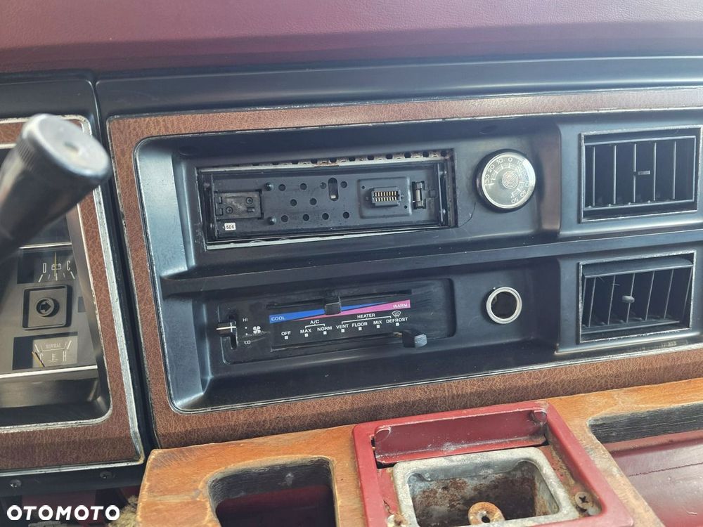 Ford Econoline - 12
