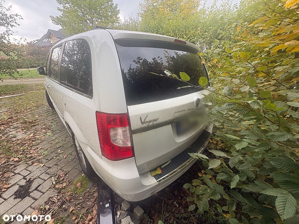 Lancia Voyager - 7