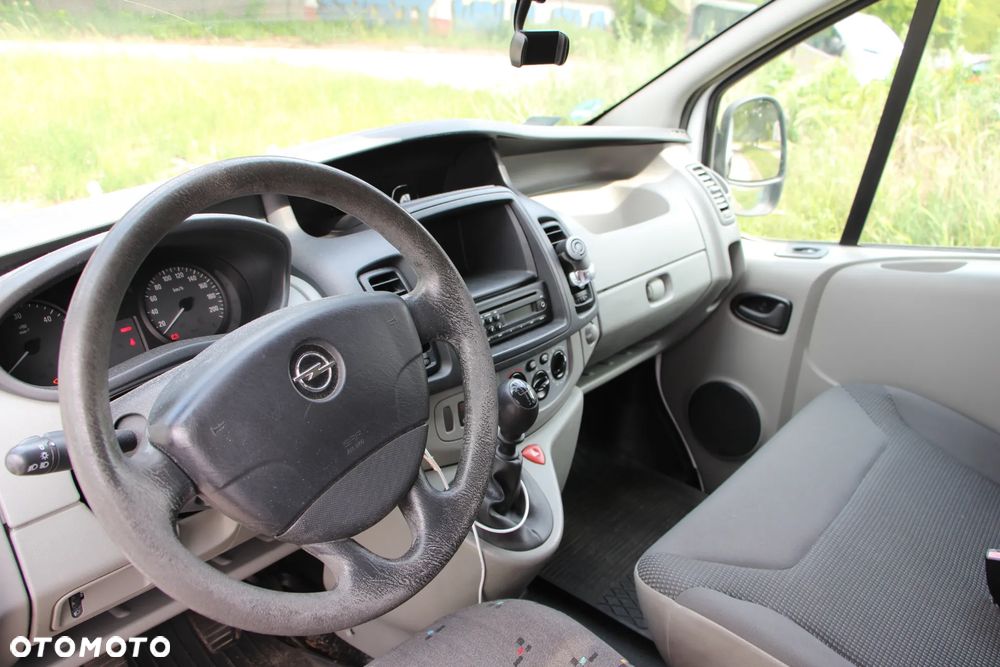 Opel Vivaro - 11