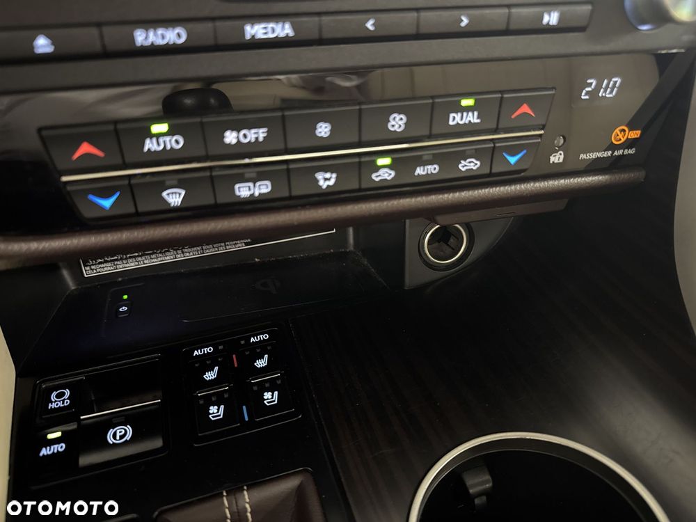 Lexus RX 450h Prestige - 25