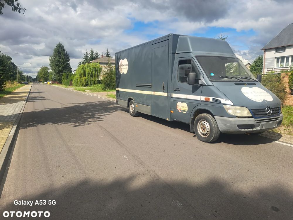 Mercedes-Benz Sprinter - 1