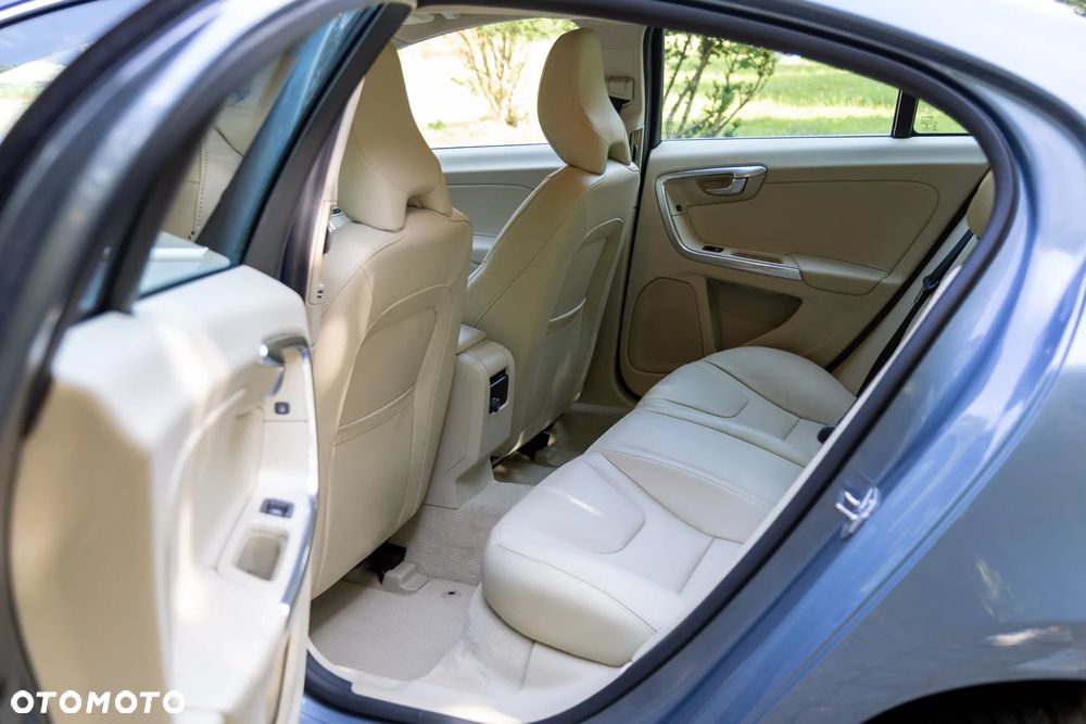 Volvo S60 T4 Drive-E Summum - 17