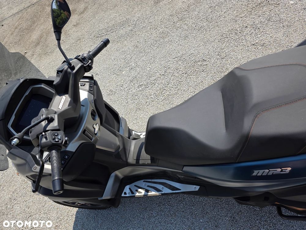 Piaggio MP-3 - 7