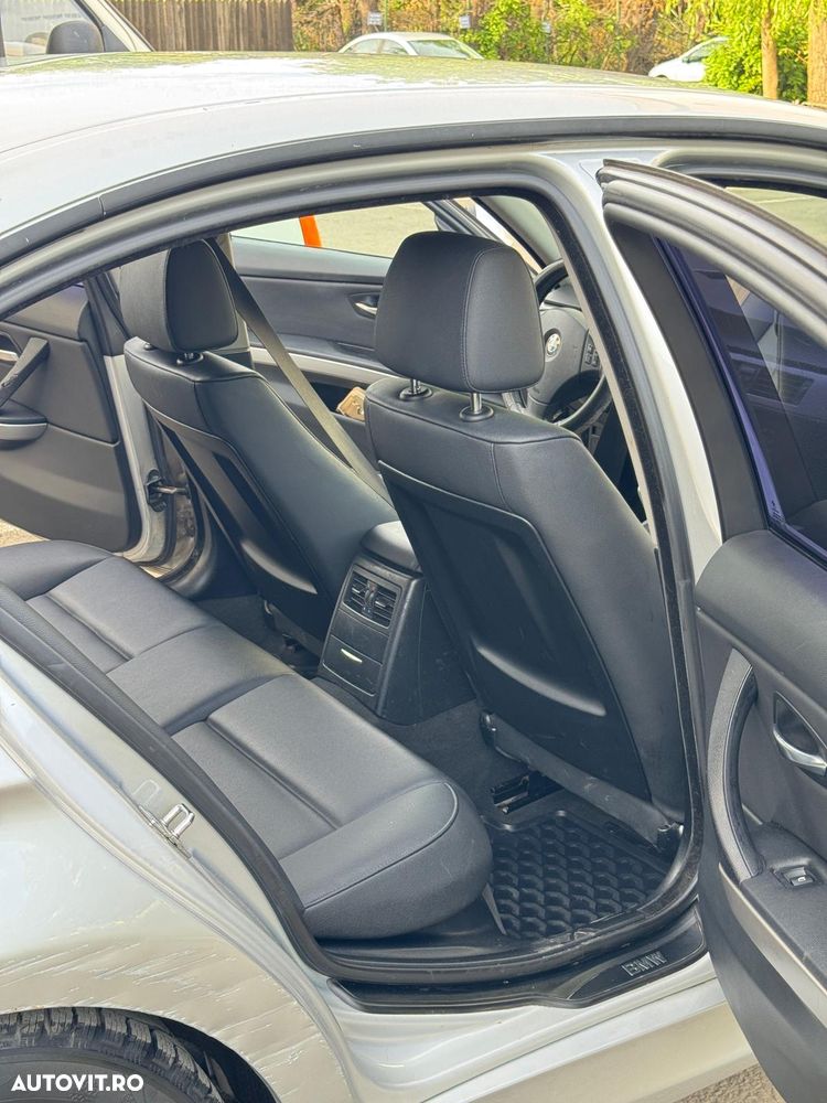 BMW Seria 3 320d - 11