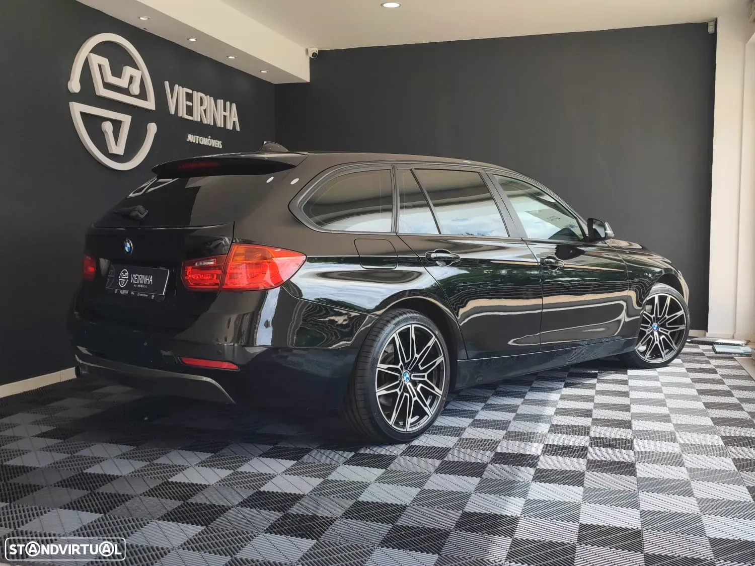 BMW 318 d Touring - 13