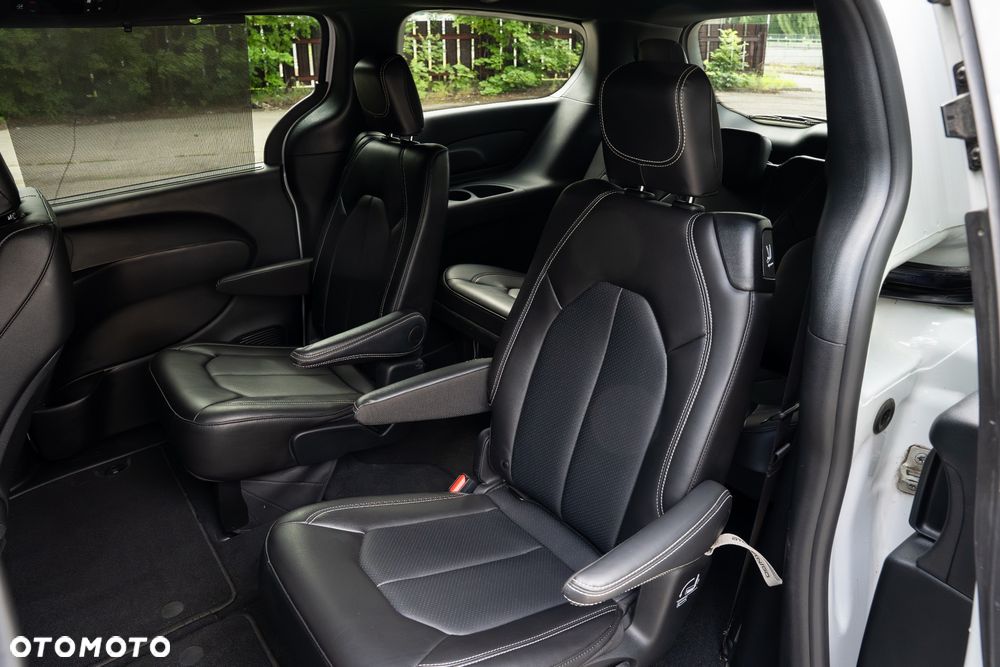 Chrysler Pacifica - 29