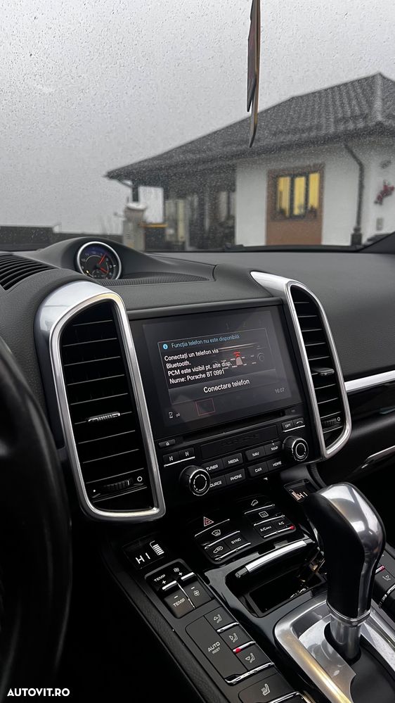 Porsche Cayenne 3.0 L - 22