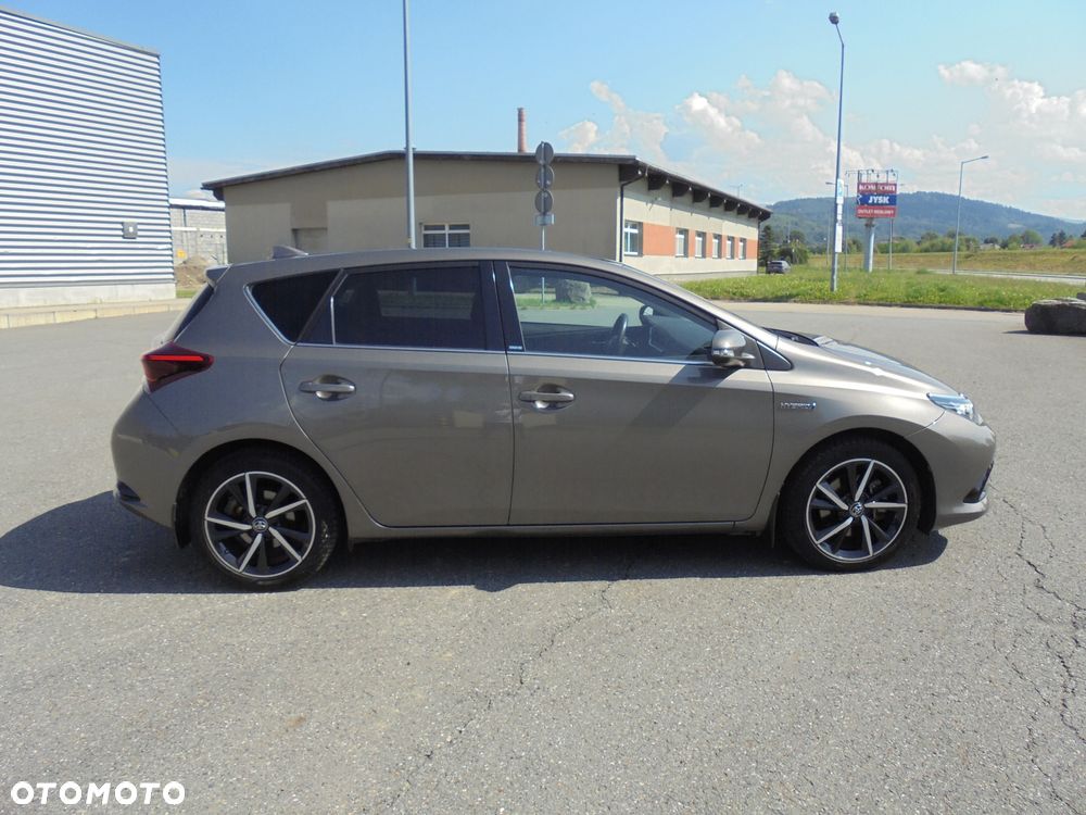 Toyota Auris - 13