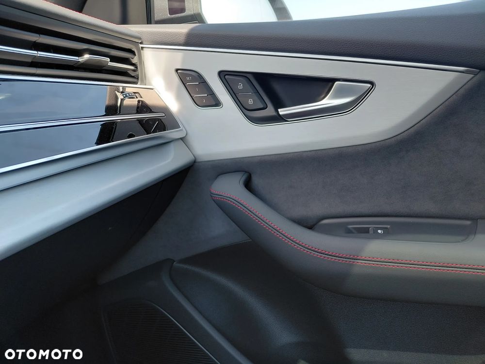 Audi Q8 55 TFSI e PHEV Quattro Tiptronic - 23
