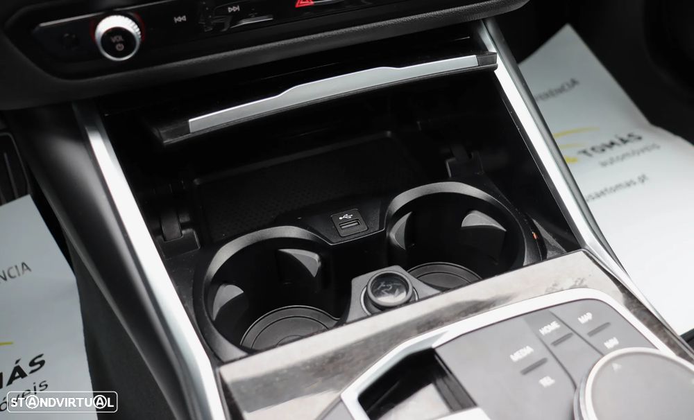 BMW 320 e Pack M Auto — fotografia 27