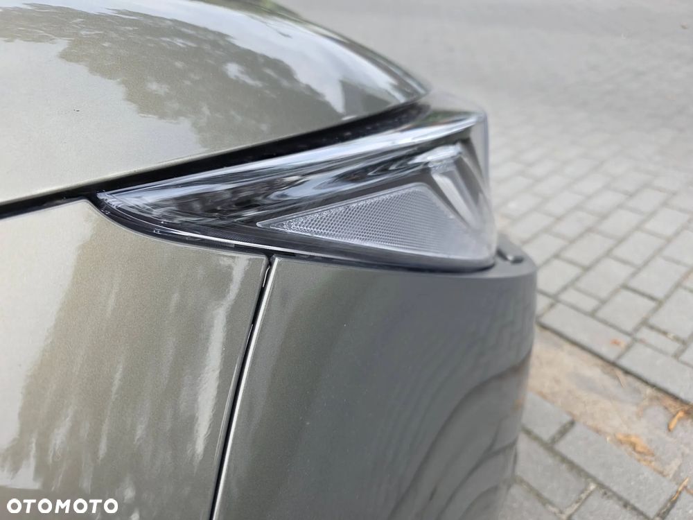 Toyota Corolla 2.0 Hybrid Executive - 29