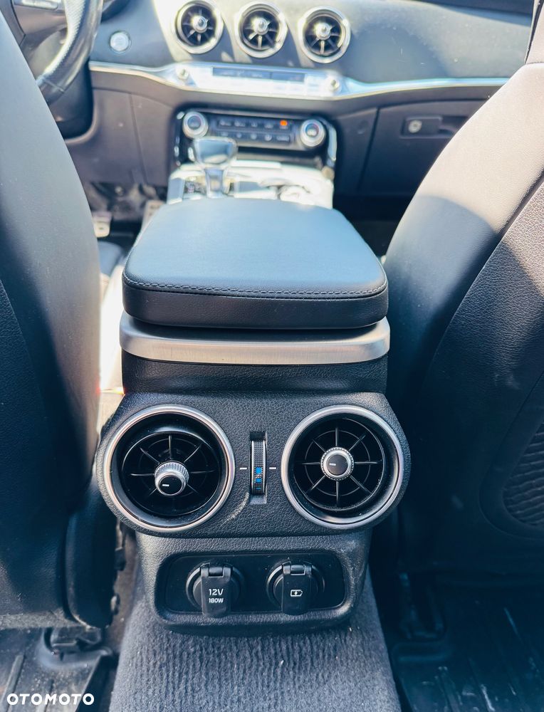 Kia Stinger 3.3 T-GDI V6 GT AWD - 38