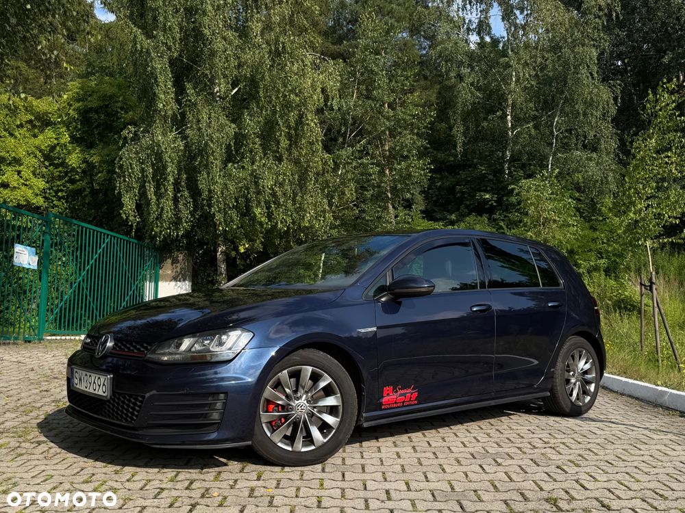 Volkswagen Golf - 8