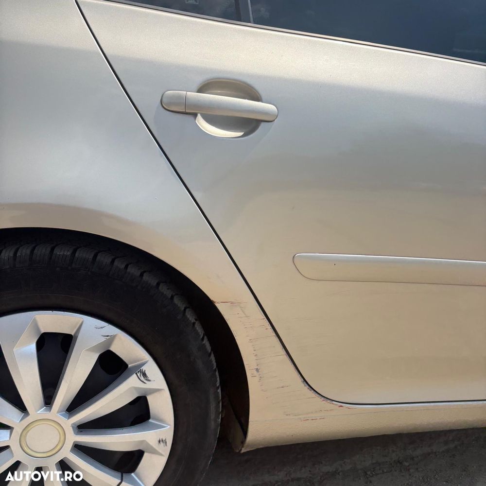 Volkswagen Golf - 5