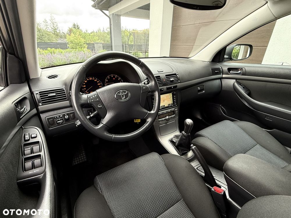 Toyota Avensis 1.8 VVT-i Combi - 16