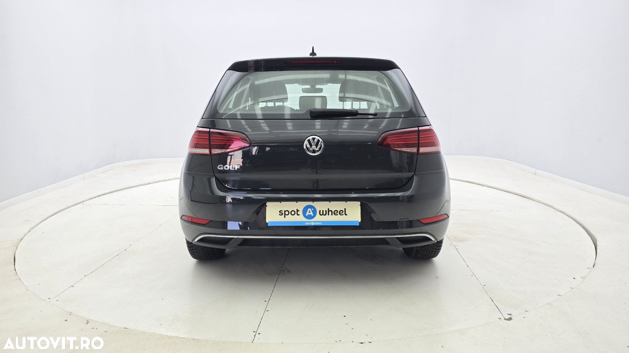 Volkswagen Golf 1.6 TDI Comfortline - 7
