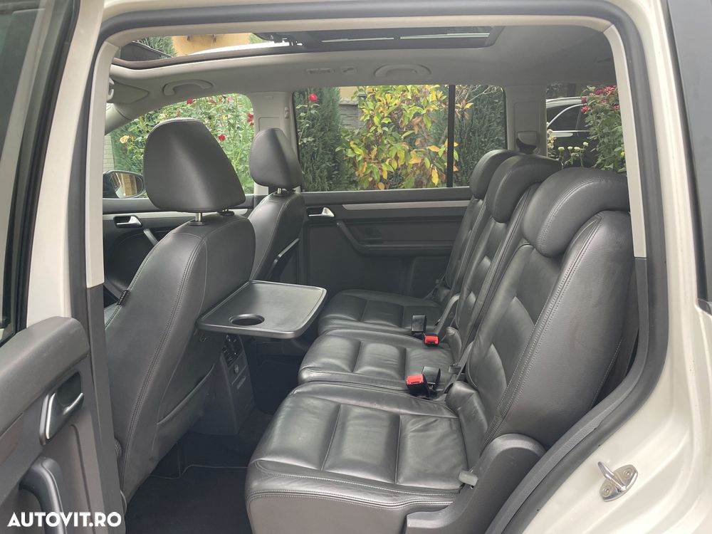 Volkswagen Touran - 21