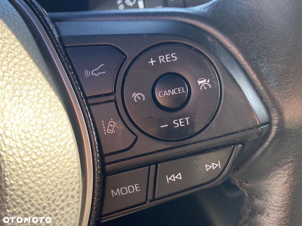 Toyota Corolla 1.8 Hybrid Comfort - 17